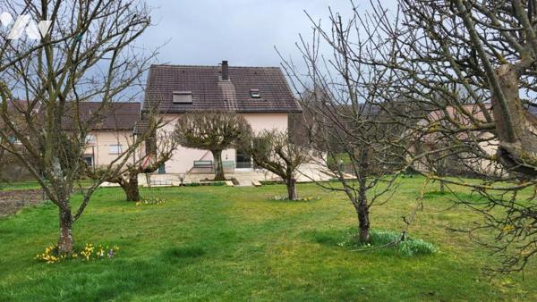 ARBOUANS, maison sur sous-sol sept pièces sur 12a 46ca