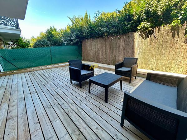 STUDIO MEUBLE AVEC TERRASSE Loyer 850 €/mois charges comprises **  - Référence  2106