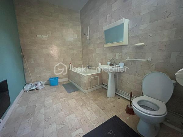 Immeuble mixte de 150,46 m²