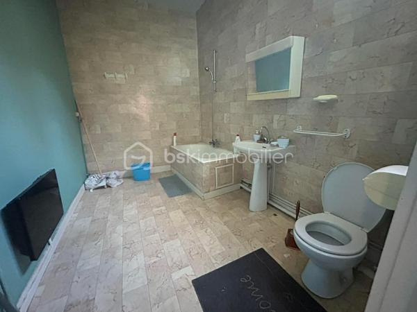 Immeuble mixte de 150,46 m²