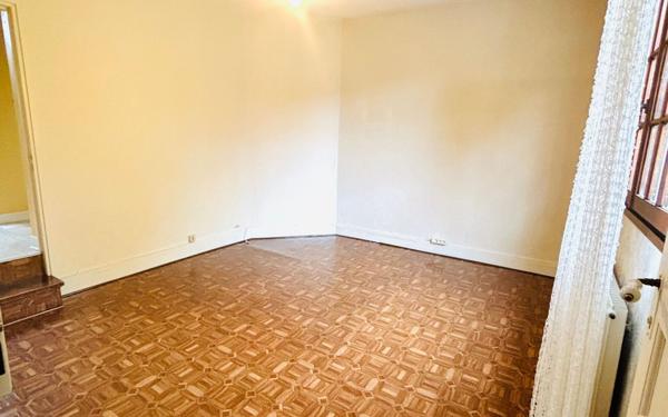 Maison à vendre    4 pièces •  Stains