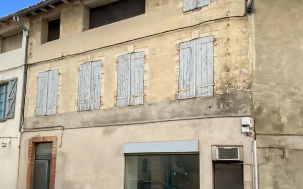 Immeuble à vendre    2 pièces •  Moissac