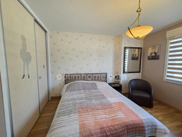 à vendre!! Maison d'architecte de plain pied 3 chambres avec sous-sol semi enterré