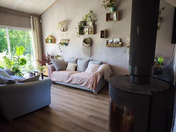 MAISON DE PLAIN-PIED - PISCINE CHAUFFEE - TERRASSE - ENVIRONNEMENT CALME - DPE C