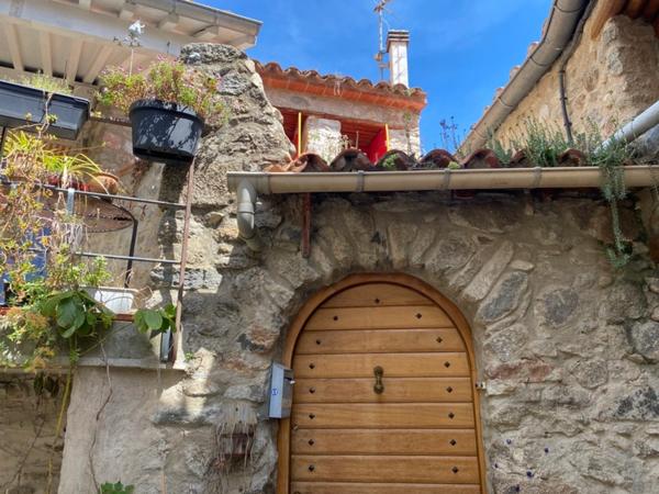Dpt Pyrénées Orientales (66), à vendre EUS, Maison 4 pièces 73 m² cour intérieure à rénover