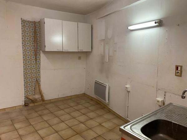 Dpt Pyrénées Orientales (66), à vendre EUS, Maison 4 pièces 73 m² cour intérieure à rénover