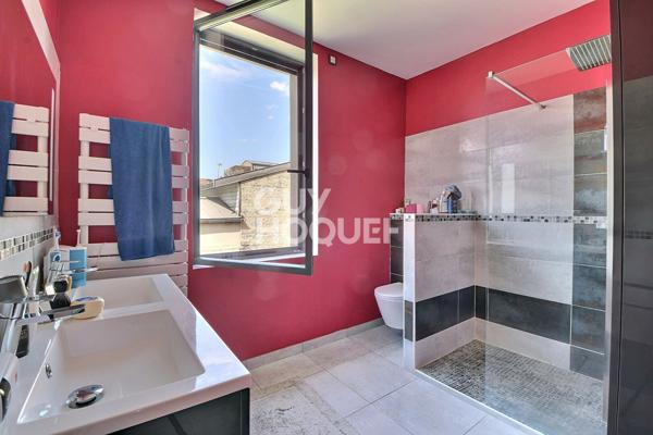 Montchat - Maison contemporaine T7 - 4 chambres avec piscine, sauna, hammam, garage et cave - 69003