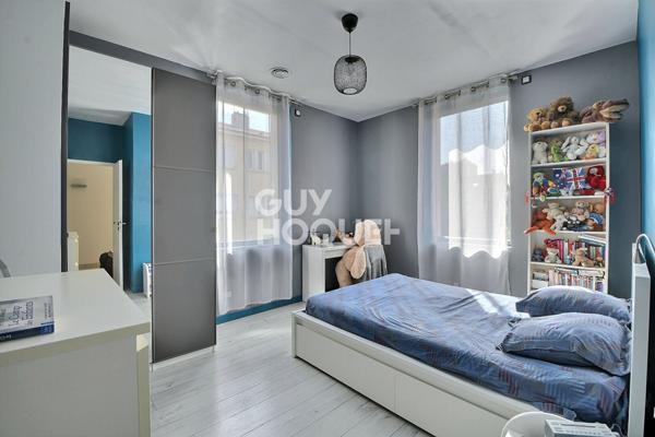 Montchat - Maison contemporaine T7 - 4 chambres avec piscine, sauna, hammam, garage et cave - 69003