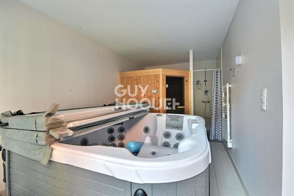 Montchat - Maison contemporaine T7 - 4 chambres avec piscine, sauna, hammam, garage et cave - 69003
