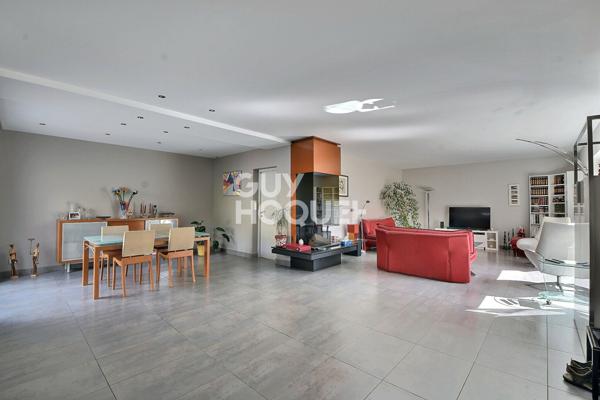 Montchat - Maison contemporaine T7 - 4 chambres avec piscine, sauna, hammam, garage et cave - 69003