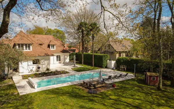 Maison à vendre    6 pièces •  Lons