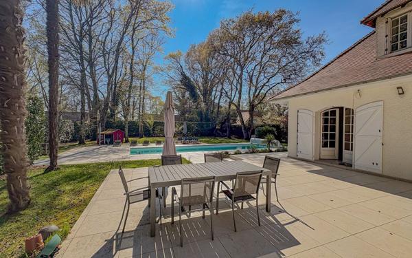 Maison à vendre    6 pièces •  Lons