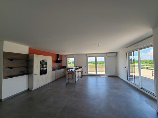 Appartement
         4 pièces
        - 105 m² Exclusivité 499 000 € *