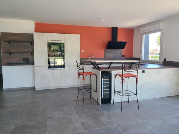 Appartement
         4 pièces
        - 105 m² Exclusivité 499 000 € *