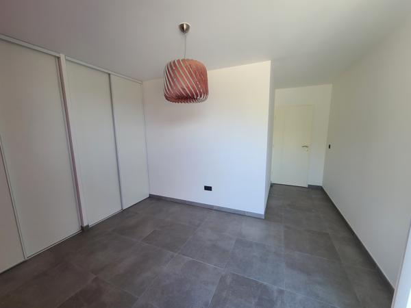 Appartement
         4 pièces
        - 105 m² Exclusivité 499 000 € *
