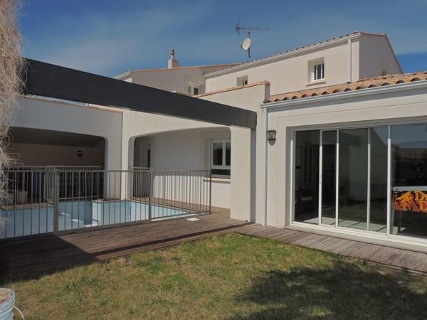 Maison  7 pièce(s)  5 chambre(s)  175 m²