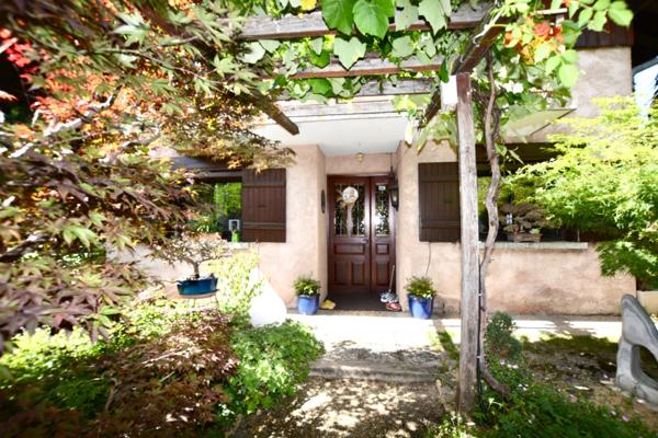 ALBERTVILLE (73) Propriété de 14000 m2 - Maison de 189 m2 - Hangars/Garages de 178 m2