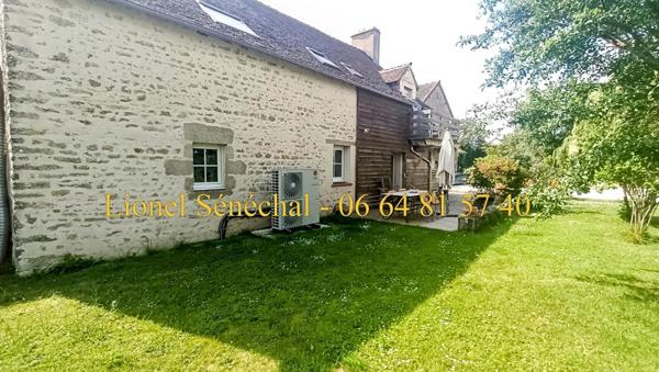 Demeure de prestige rénovée et peu énergivore de 240 m2 habitables avec sa piscine chauffée et ses superbes dépendances sur une une parcelle de plus de 3 500 m2 à proximité des Alpes Mancelles