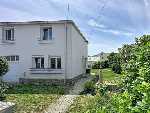 MAISON TROIS CHAMBRES A VENDRE BREST PETIT KERZU - GARAGE