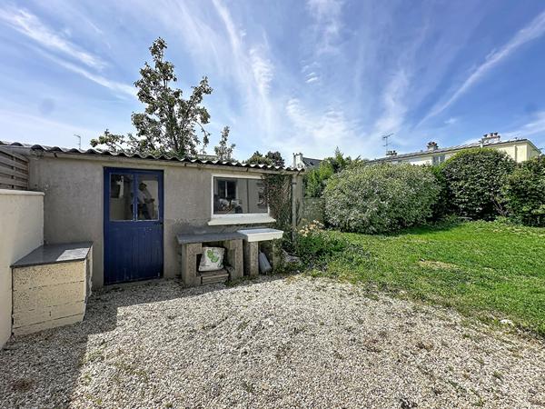 MAISON TROIS CHAMBRES A VENDRE BREST PETIT KERZU - GARAGE