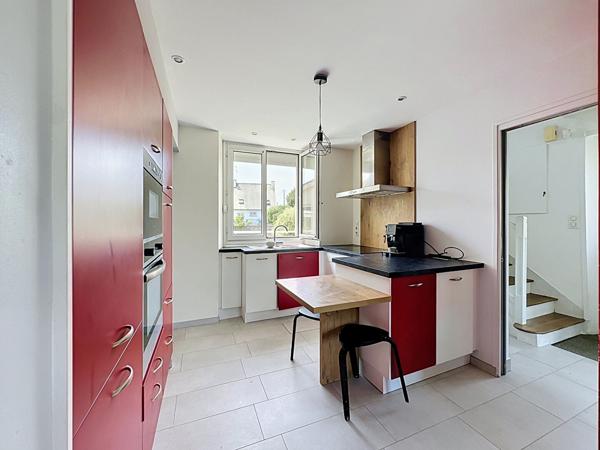 MAISON TROIS CHAMBRES A VENDRE BREST PETIT KERZU - GARAGE