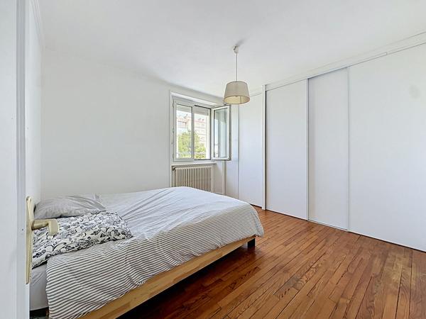MAISON TROIS CHAMBRES A VENDRE BREST PETIT KERZU - GARAGE