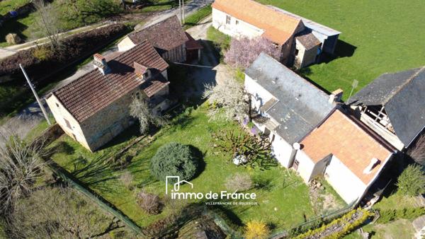 Ensemble immobilier - Maison d'habitation et dépendance à rénover - La Rouquette