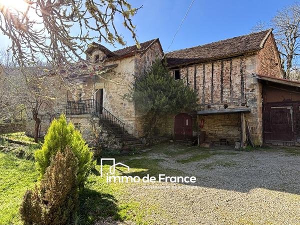 Ensemble immobilier - Maison d'habitation et dépendance à rénover - La Rouquette