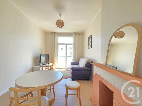 Appartement T2 à vendre  2 pièces - 32 m 2   TOULON  - 83