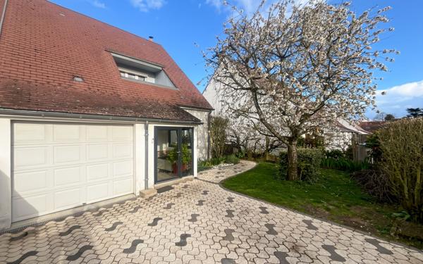 Maison à vendre    5 pièces •  La Chapelle-Saint-Mesmin