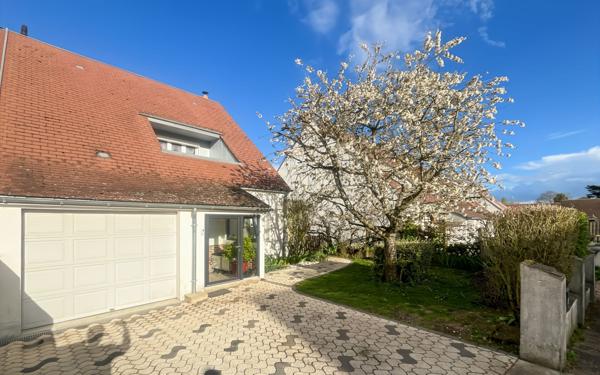 Maison à vendre    5 pièces •  La Chapelle-Saint-Mesmin