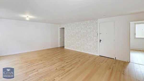 Local professionnel à vendre 94.87m²