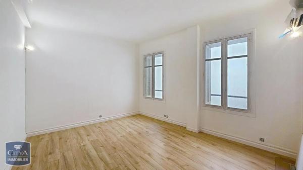 Local professionnel à vendre 94.87m²