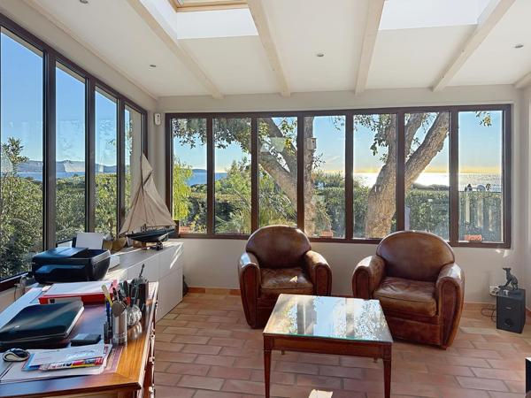 Maison à vendre  5 pièces - 173 m2 CAVALAIRE SUR MER - 83