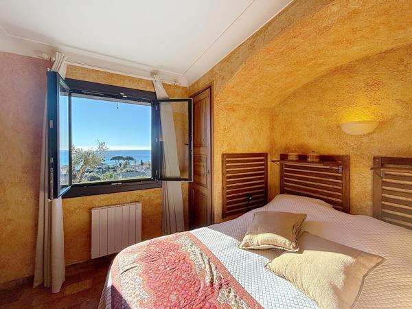 Maison à vendre  5 pièces - 173 m2 CAVALAIRE SUR MER - 83