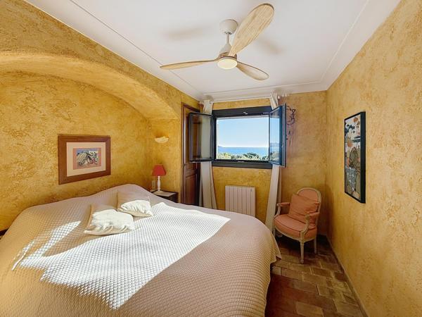 Maison à vendre  5 pièces - 173 m2 CAVALAIRE SUR MER - 83