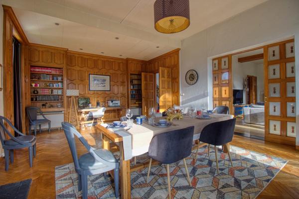 Maison 10 pièces - 378 m²