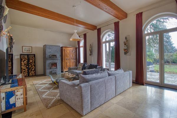 Maison 10 pièces - 378 m²