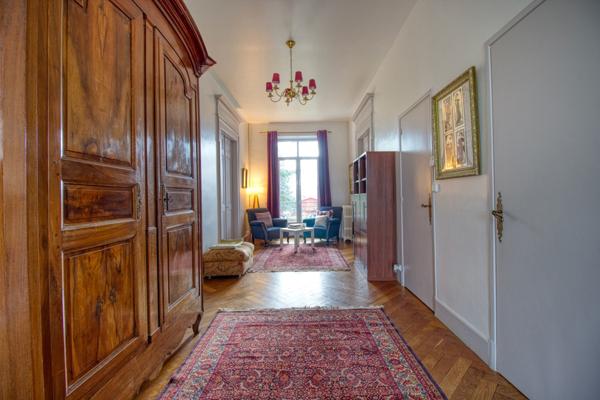 Maison 10 pièces - 378 m²
