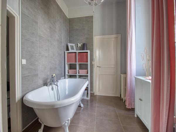 Maison 10 pièces - 378 m²