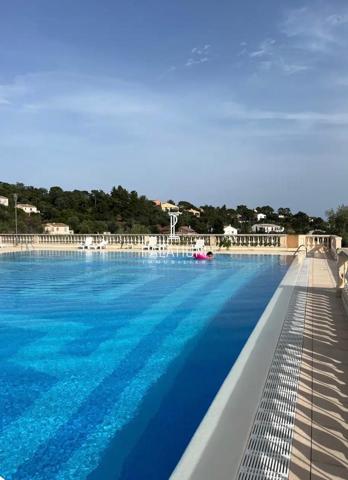 Charmant 2 pièces lumineux avec vue mer et piscine – Les Issambres