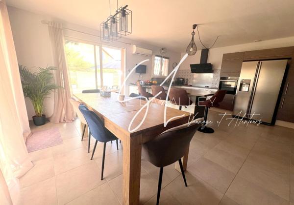 MAISON 4 CHAMBRES AVEC PISCINE