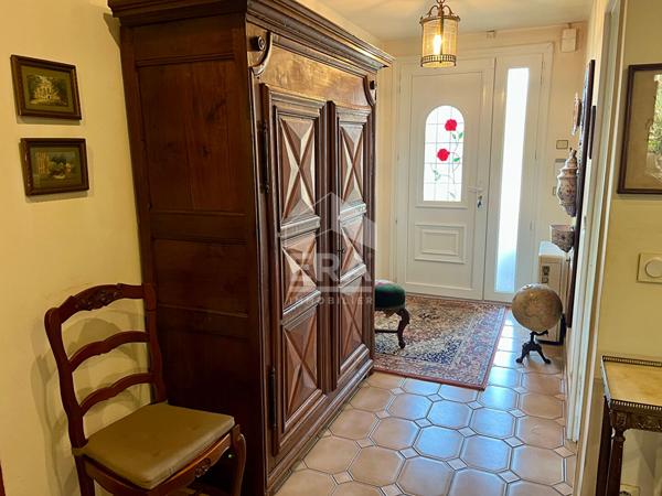 Maison de plain pied à vendre à Villepreux - Magnifique jardin. Rare opportunité