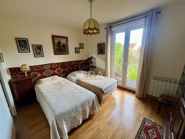 Maison de plain pied à vendre à Villepreux - Magnifique jardin. Rare opportunité