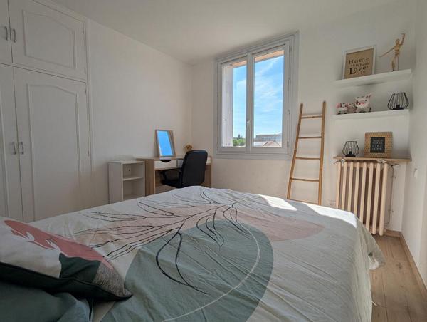 Appartement T4 - 67.52m² - 3 chambres - climatisation - balcon - loggia - garage - cave