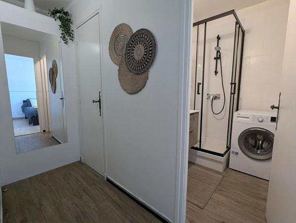 Appartement T4 - 67.52m² - 3 chambres - climatisation - balcon - loggia - garage - cave