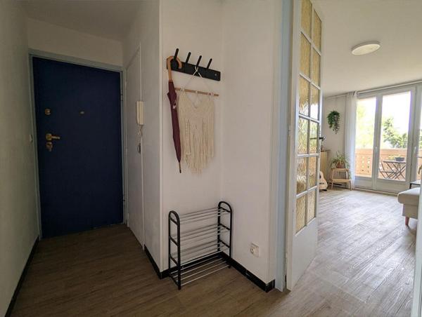 Appartement T4 - 67.52m² - 3 chambres - climatisation - balcon - loggia - garage - cave
