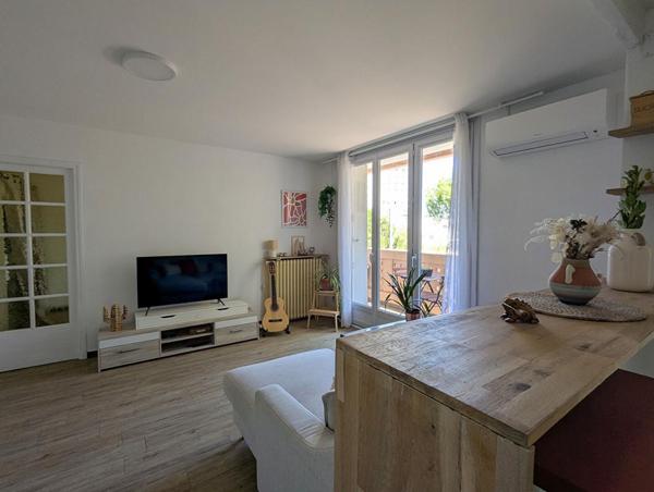 Appartement T4 - 67.52m² - 3 chambres - climatisation - balcon - loggia - garage - cave