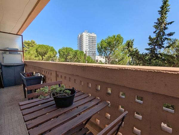 Appartement T4 - 67.52m² - 3 chambres - climatisation - balcon - loggia - garage - cave