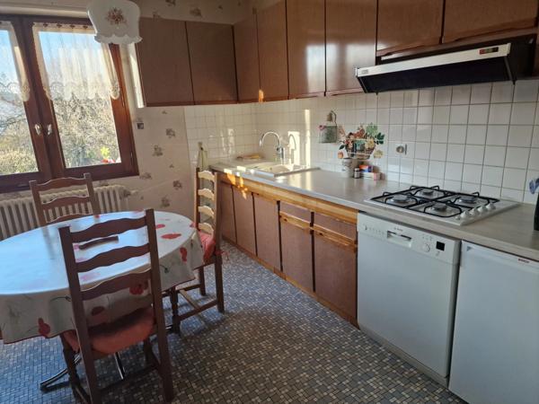 Dpt Vosges (88), à vendre proche de CONTREXEVILLE MAISON P6 avec GARAGE + DEPENDANCE de 400 m2 / TERRAIN 2000 m2